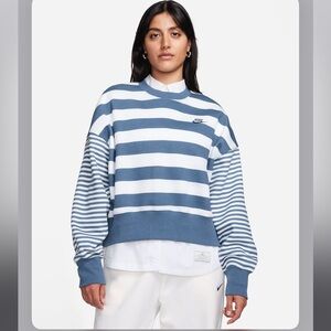 Nike Phoenix Fleece Sweatshirt